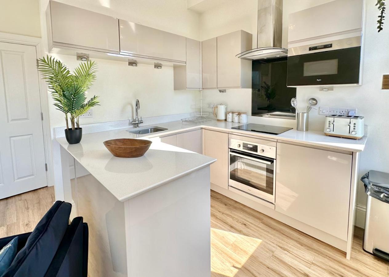 Clifford'S Reach At Bluebridge Court With Free Parking Apartment York Exterior photo