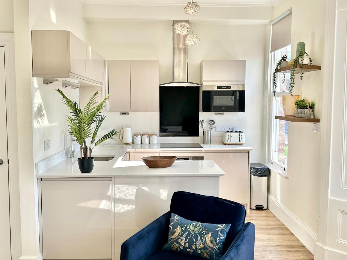 Clifford'S Reach At Bluebridge Court With Free Parking Apartment York Exterior photo