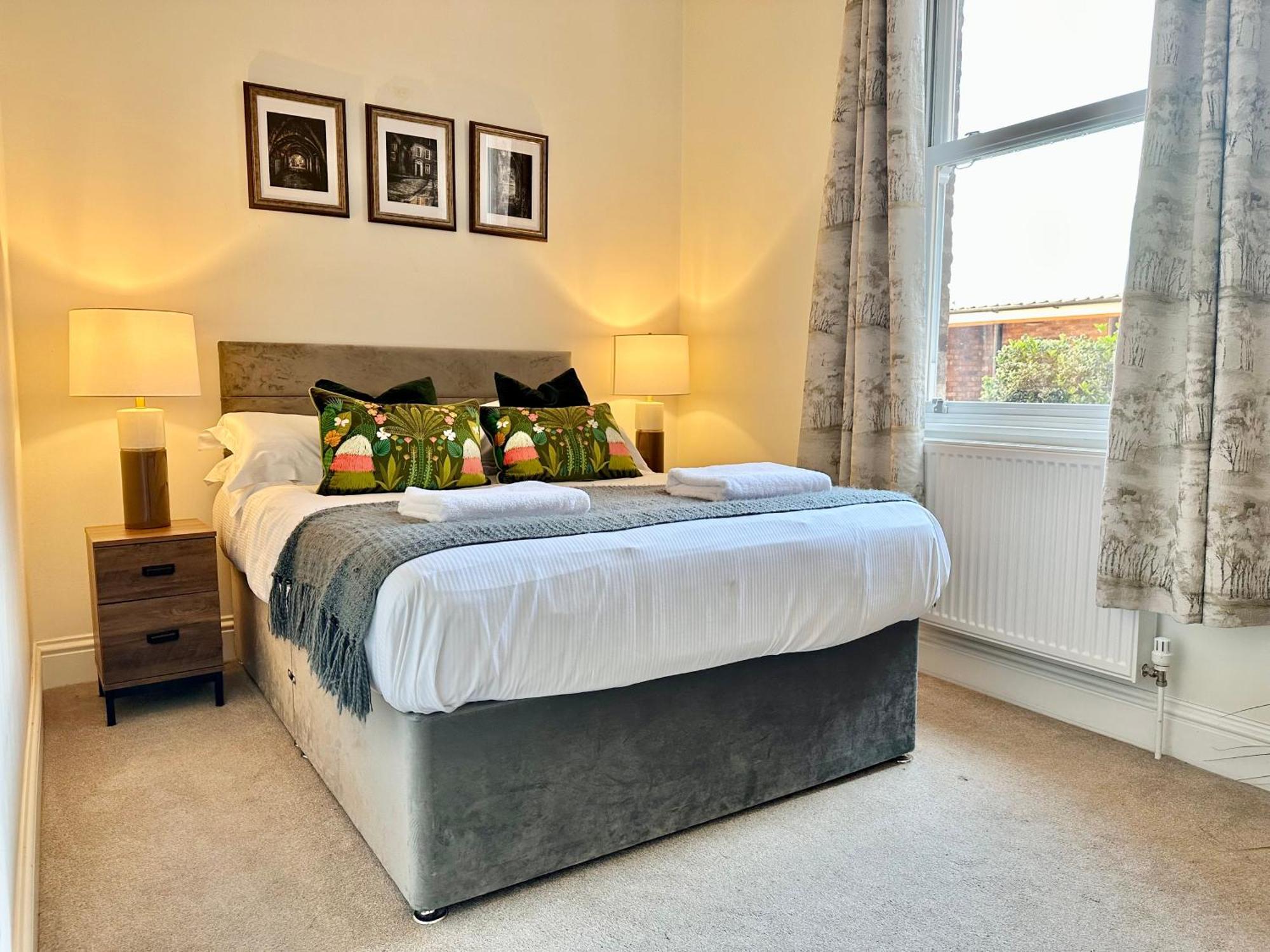 Clifford'S Reach At Bluebridge Court With Free Parking Apartment York Exterior photo